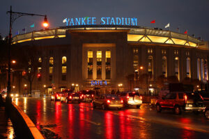 Bombazo en el Bronx con expectativa entre aficionados de los Yankees tras declaraciones de Aaron Boone sobre el mercado de la MLB.