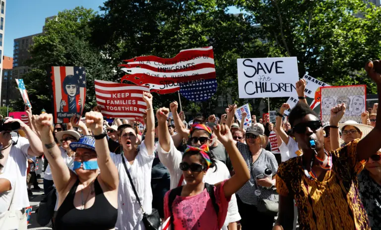 Debate en Estados Unidos por propuesta de eliminar ICE tras acusaciones de generar miedo en comunidades inmigrantes de Nueva York.