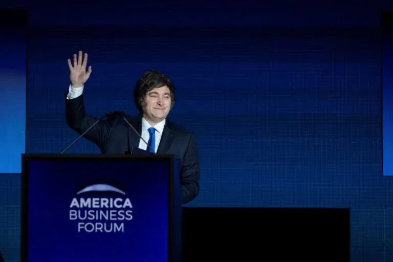 Evento de inversiones en Nueva York con líderes financieros internacionales y presencia del presidente argentino Javier Milei