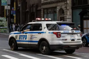 Choque fatal en Nueva York tras conducción en sentido contrario de una sargento del NYPD