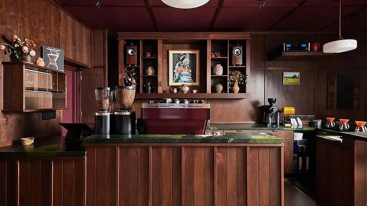 Café en Nueva York Arcane Estate Coffee en West Village con grano panameño y ambiente moderno