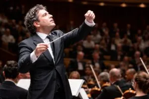 Gustavo Dudamel dirige la Filarmónica de Nueva York en marzo de 2026 como primer latino al frente de la histórica orquesta.