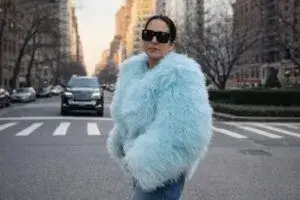 El look de Martha Debayle en Nueva York muestra estilo sofisticado y tendencias de moda global