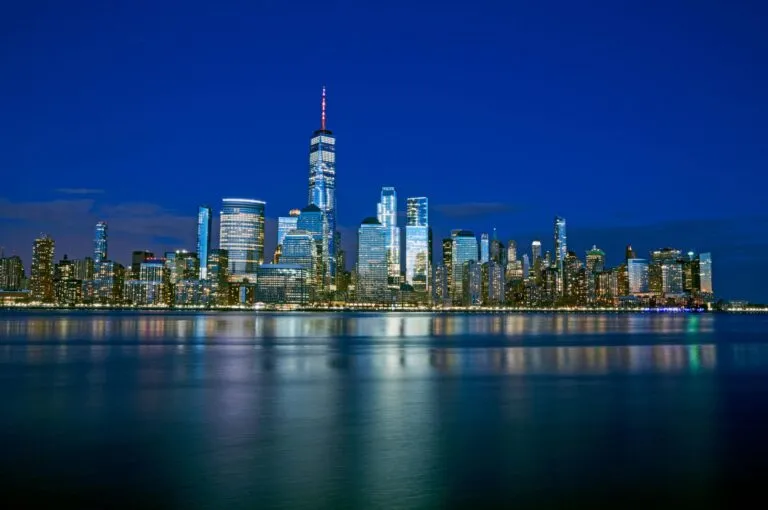 Nueva York economía global destaca por Wall Street, empresas internacionales y dinamismo financiero en Estados Unidos