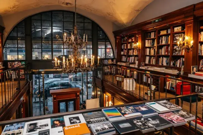 Librerías Nueva York como refugios culturales que impulsan comunidad y experiencias creativas en la ciudad