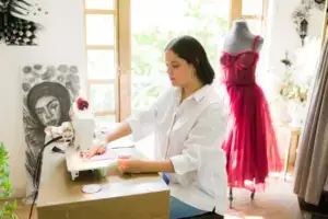 Met Gala 2026 en Nueva York con diseñadores vistiendo celebridades en looks de alta costura para la alfombra roja