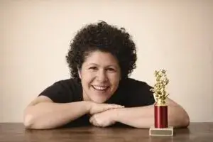 actriz puertorriqueña premiada en Premios LATA Nueva York destacando talento latino en la industria cultural
