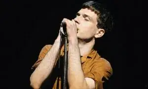 Exposición de Ian Curtis en Nueva York con experiencias inmersivas y arte musical contemporáneo