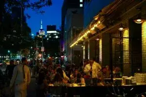 Menús a precio fijo en Nueva York impulsan restaurantes accesibles y turismo gastronómico
