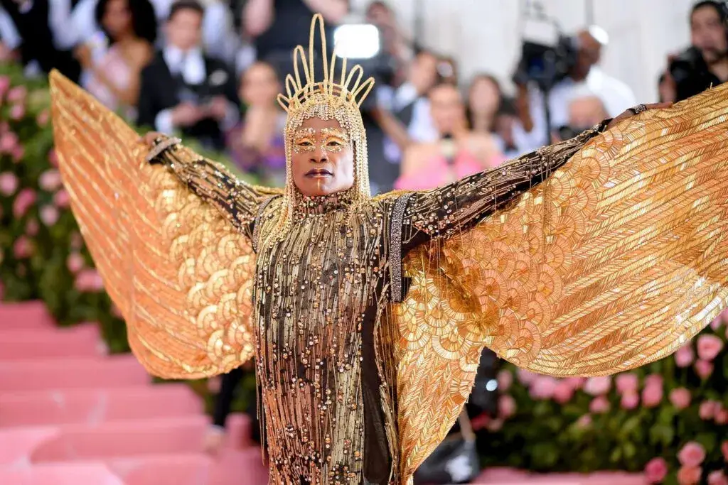 Met Gala Costume Art con looks conceptuales y teatrales en alfombra roja que dominan la conversación global