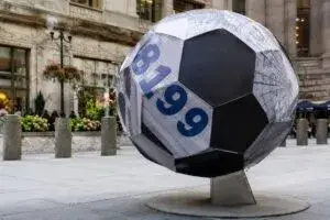 Balones gigantes de arte público en Nueva York y Nueva Jersey inspirados en el fútbol y el Mundial 2026