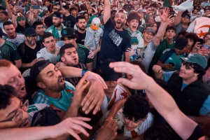 Aficionados de Argentina y Argelia protagonizan enfrentamientos en Times Square durante el Mundial 2026