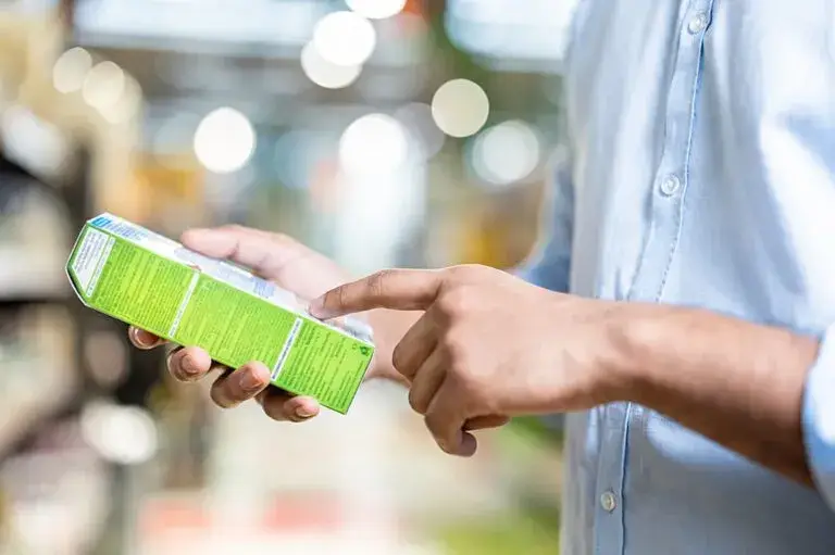 Etiquetas claras en Nueva York para reducir desperdicios de alimentos y mejorar la información al consumidor.