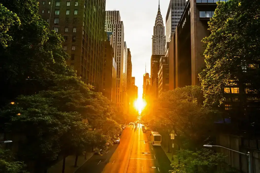Manhattanhenge en Nueva York volverá en julio con atardeceres alineados entre rascacielos.