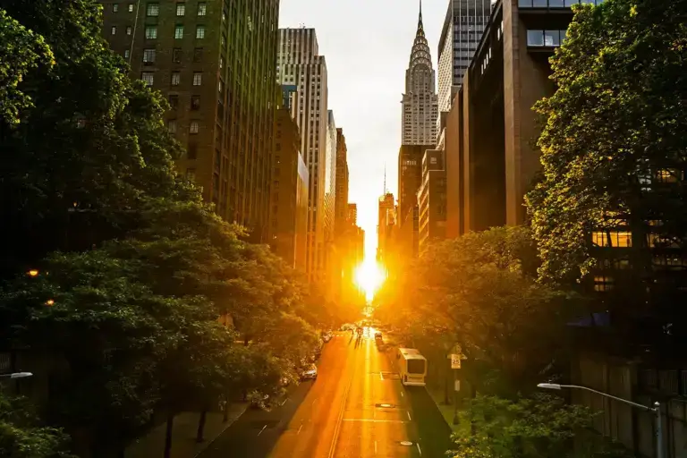Manhattanhenge en Nueva York volverá en julio con atardeceres alineados entre rascacielos.