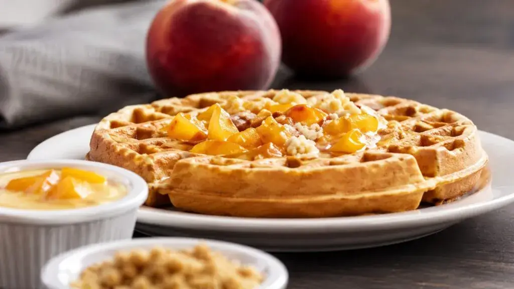 Waffle de durazno de Hampton by Hilton disponible por tiempo limitado en Estados Unidos y Canadá