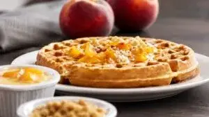 Waffle de durazno de Hampton by Hilton disponible por tiempo limitado en Estados Unidos y Canadá