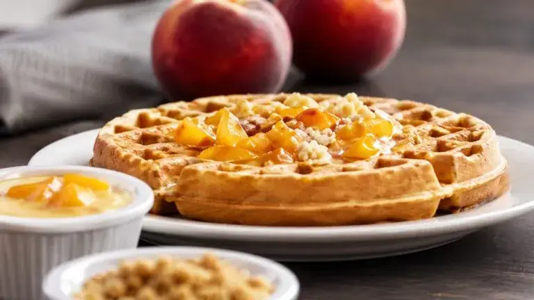 Waffle de durazno de Hampton by Hilton disponible por tiempo limitado en Estados Unidos y Canadá