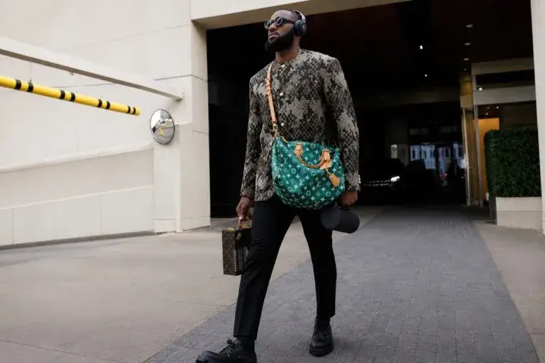 LeBron James relacionado con su posible residencia en Nueva York mientras juega para los Philadelphia 76ers
