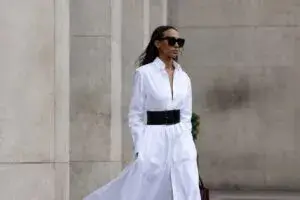 Vestido camisero gana espacio en Nueva York como tendencia de moda cómoda, elegante y versátil para el verano