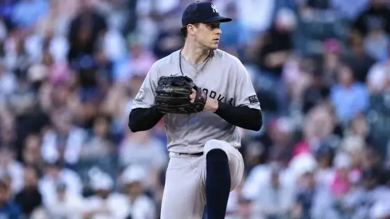 Yankees vs Orioles se enfrentan en Baltimore durante una serie clave de la temporada de MLB.