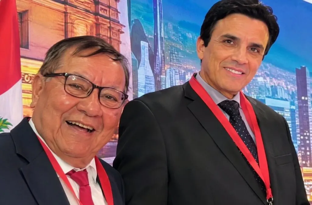 Periodistas peruanos en Nueva York participan en un encuentro profesional realizado en Manhattan.